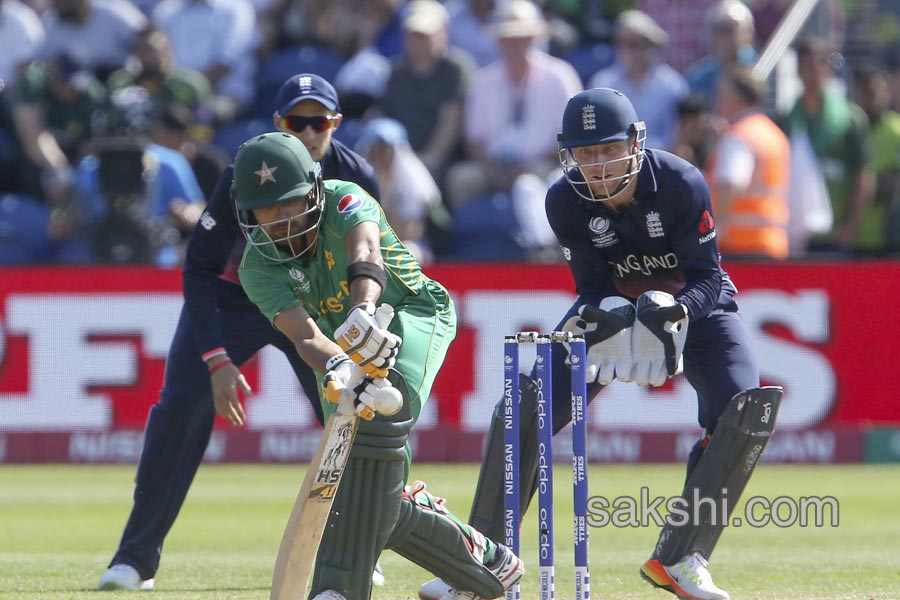 Pakistan stun England to win by 8 wickets and reach final21