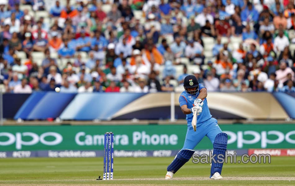 India thrash Bangladesh by 9 wickets in Champions Trophy semi final17