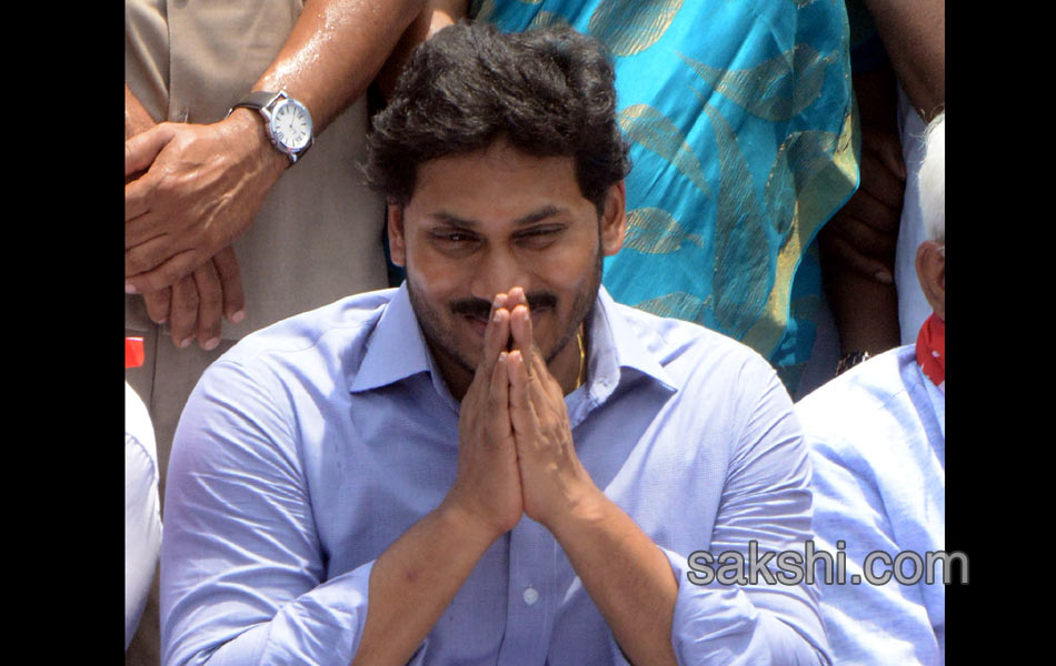 save visakha maha dharna at ys jagan mohanreddy - Sakshi3