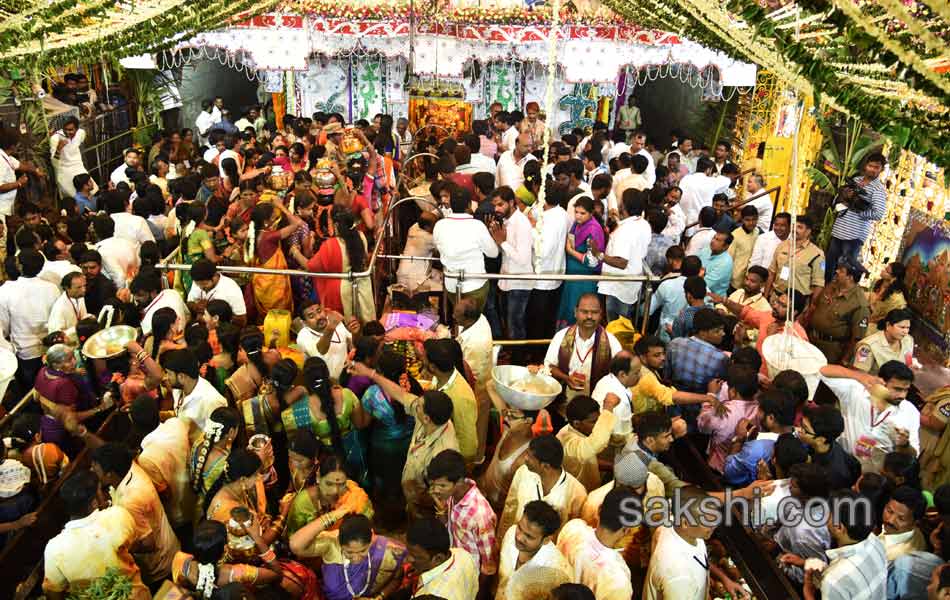 Secunderabad Ujjaini Mahankali Bonalu5