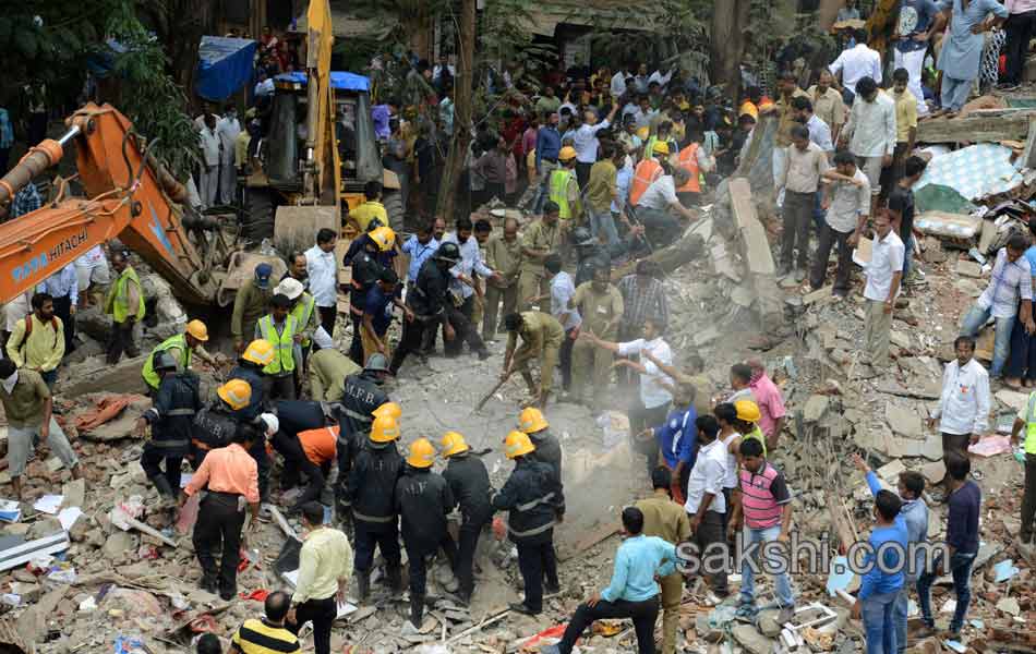 Building collapse in mumbai ghatkopa area1