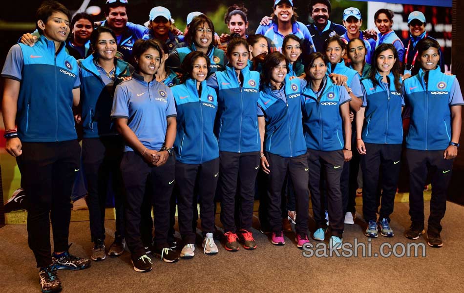 grand welcome in womens cricekt Team2