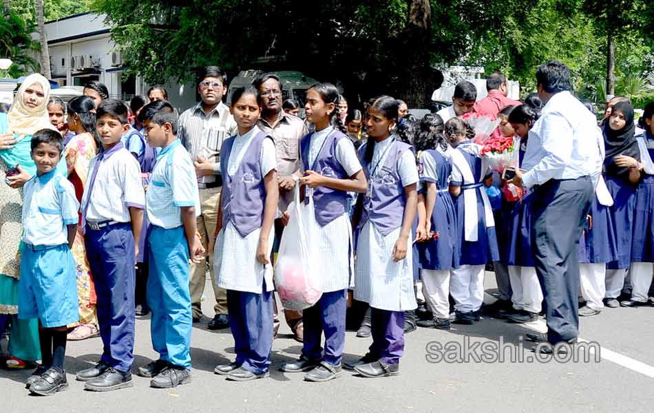 Rakhi celebrations in Rajbhavan16