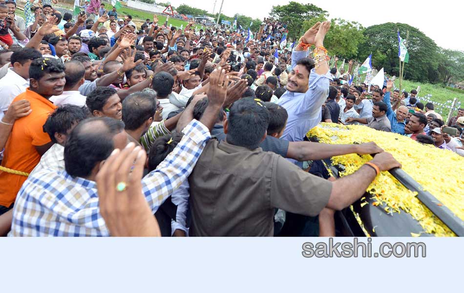 YS Jagan Tour in Nandyal - Sakshi18