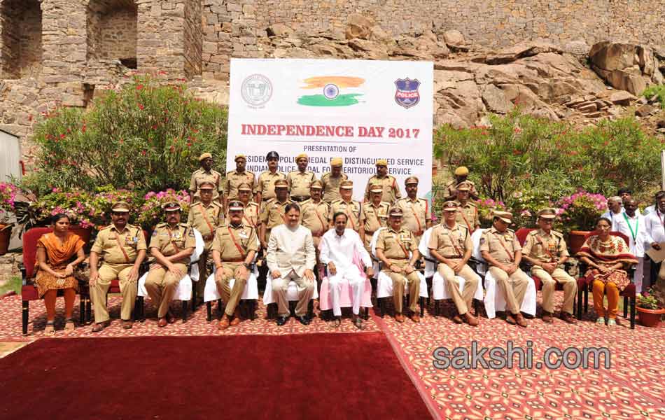 CM KCR unfurls national flag at Golconda Fort - Sakshi18