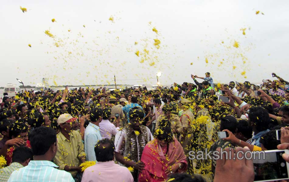 Jaya Janaki Nayaka Vijayotsava Veduka11