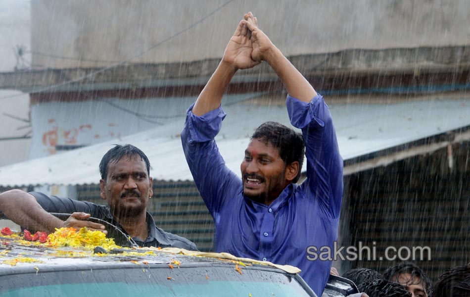 Ys Jagan Roadshow in Nandyal - Sakshi28