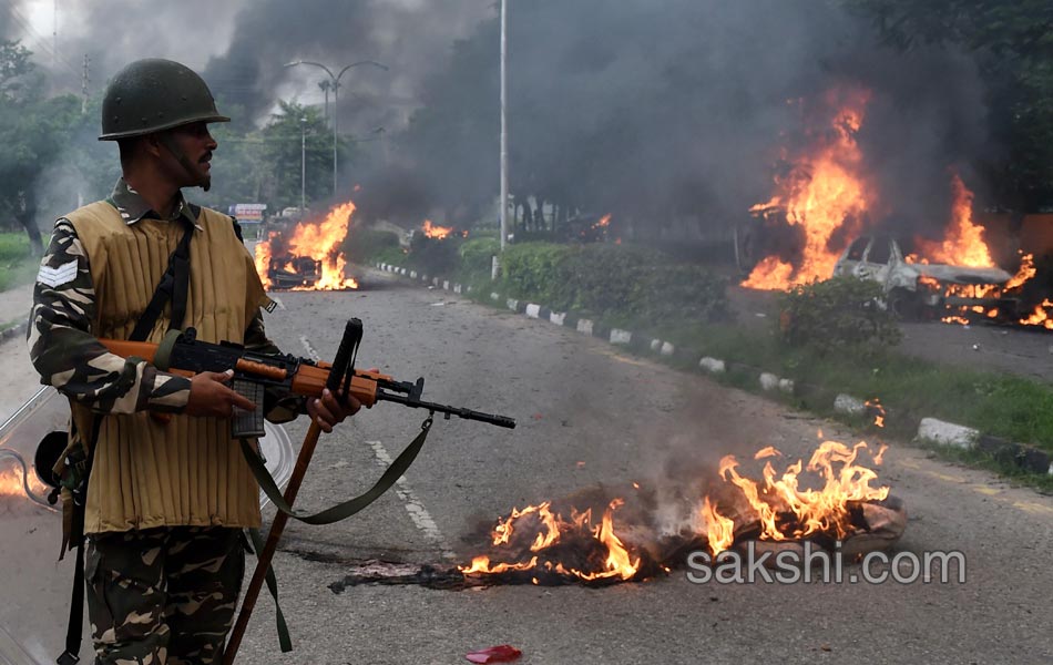 dera followers run riot in haryana punjab towns14