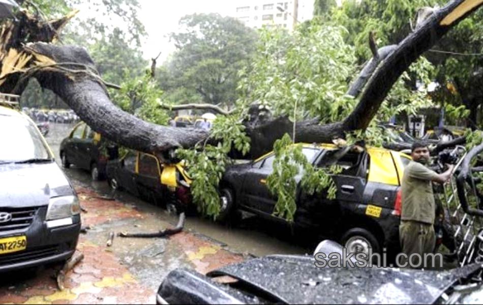 Heavy rains lash Mumbai3