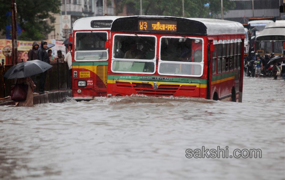 Heavy rains lash Mumbai19