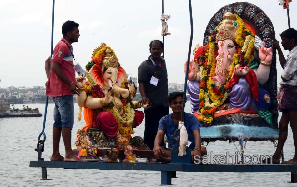 Ganesh immersion festivities in hyderabad2