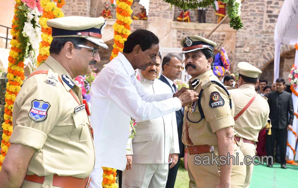 CM KCR unfurls national flag at Golconda Fort - Sakshi11