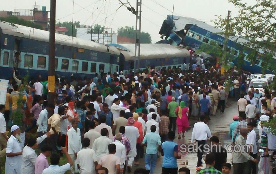 six coaches of utkal express derail in uttar pradesh8