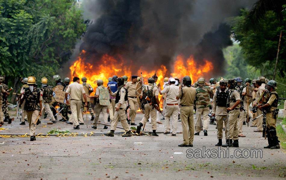 dera followers run riot in haryana punjab towns18