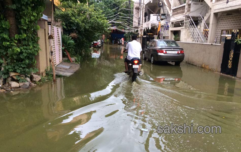 heavy rain hits hyderabad city - Sakshi6