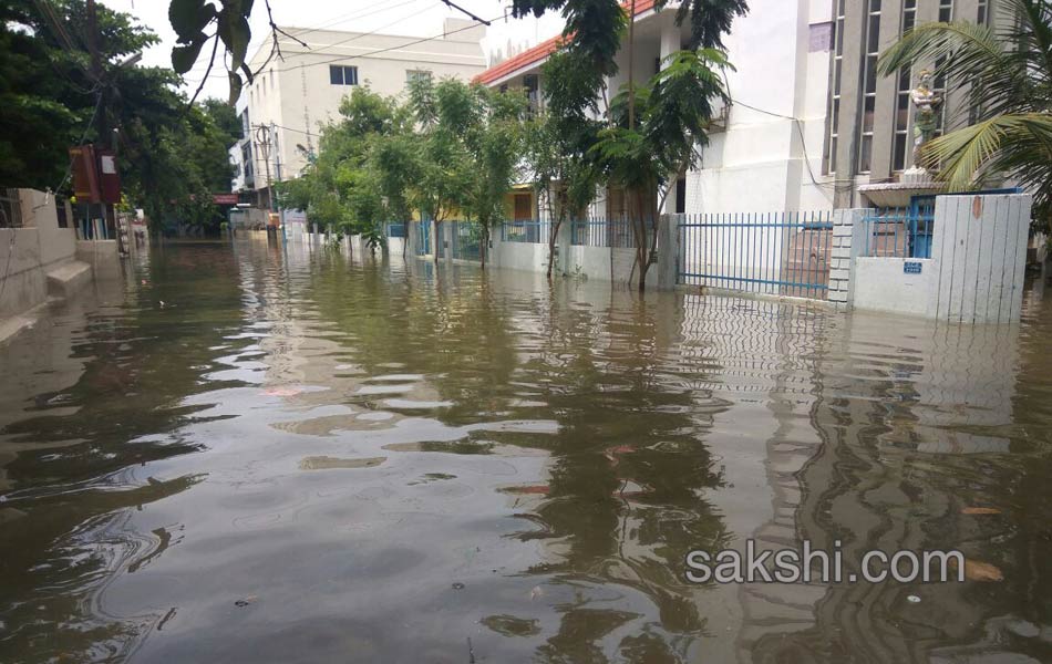 heavy rain hits hyderabad city - Sakshi35