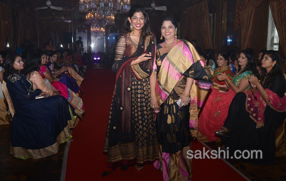 walk for kajal aggarwal in falaknuma palace8