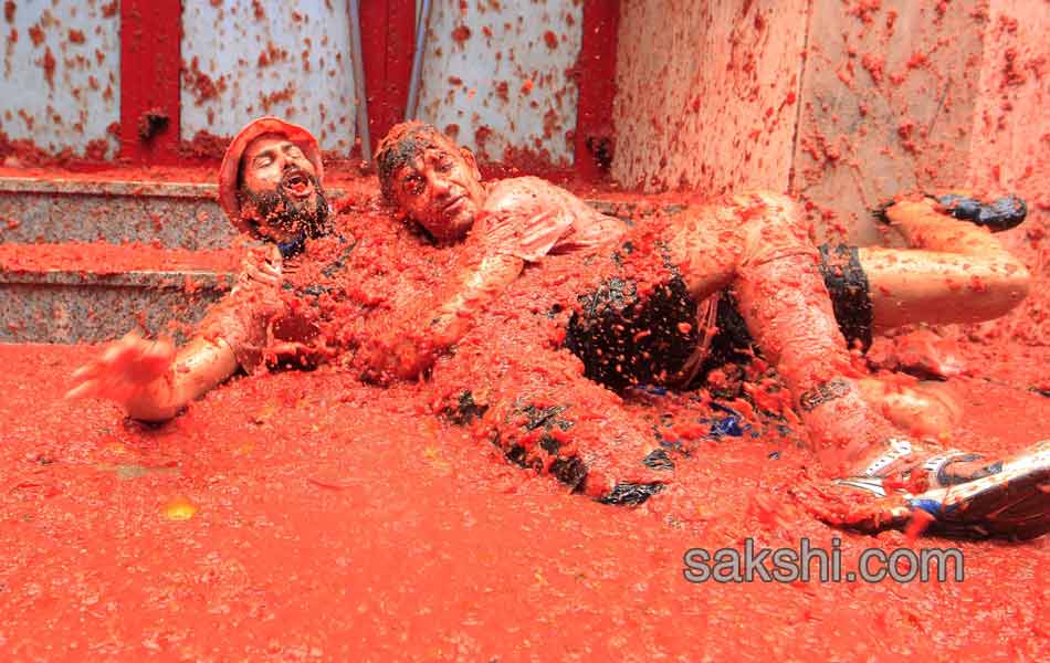 tomatina festival kicks off in spain16