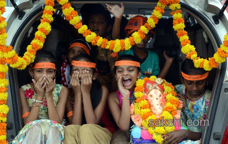 Ganesh immersion festivities in hyderabad8