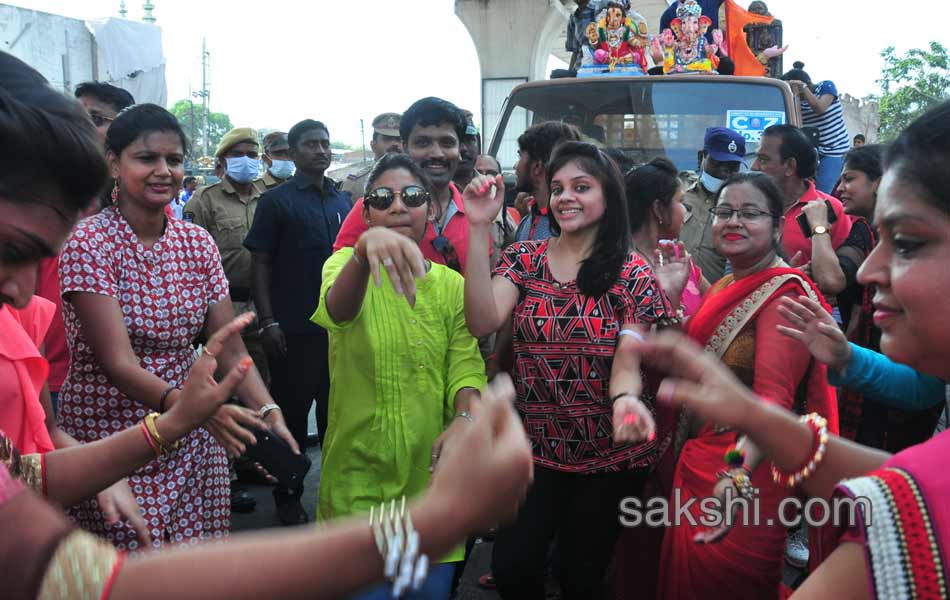 Ganesh immersion festivities in hyderabad16