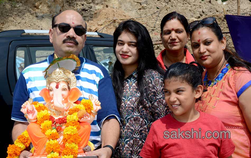 Ganesh immersion festivities in hyderabad31