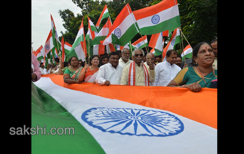 BJP Tiranga Yatra at Peoples Plaza - Sakshi4