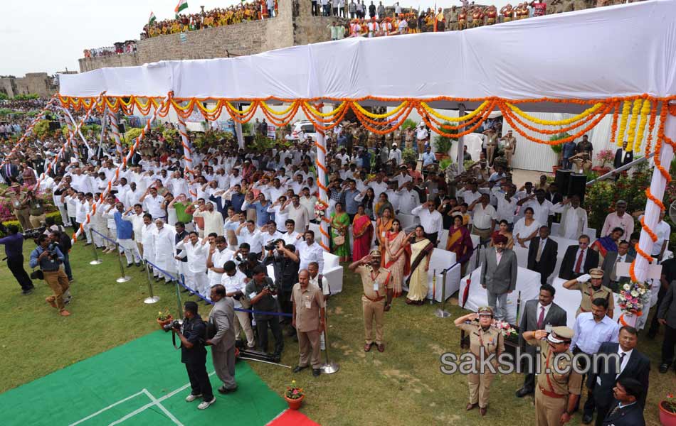 CM KCR unfurls national flag at Golconda Fort - Sakshi9