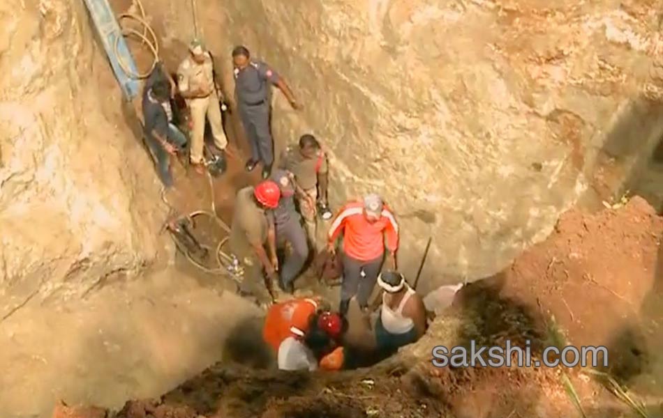 two year kid chandrashekar rescued from borewell - Sakshi12