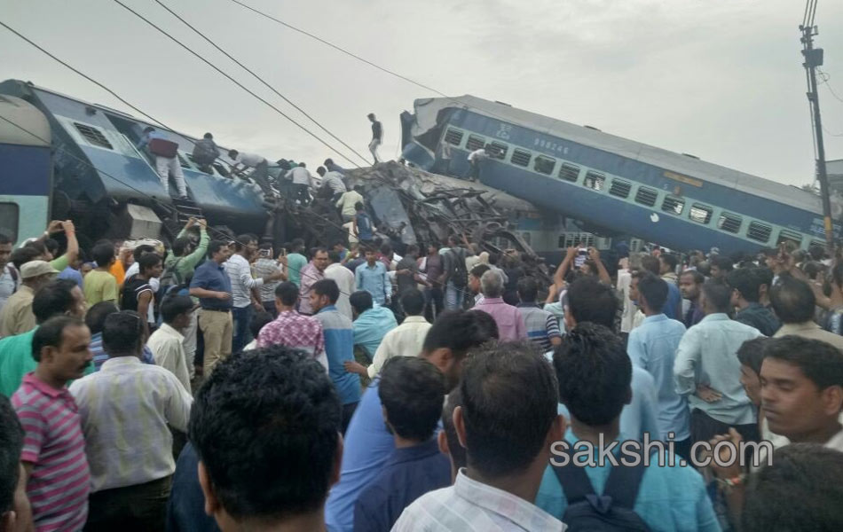 six coaches of utkal express derail in uttar pradesh10