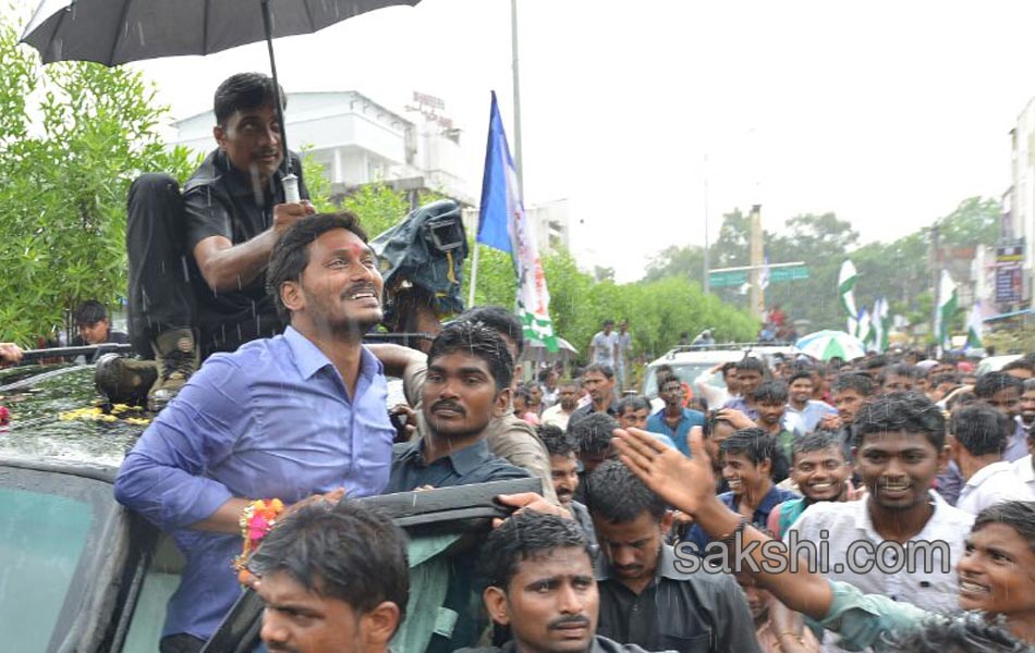 Ys Jagan Roadshow in Nandyal - Sakshi12