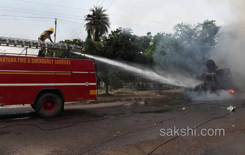 dera followers run riot in haryana punjab towns6