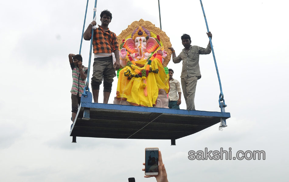 ganesh nimajjanam in hyderabad - Sakshi3