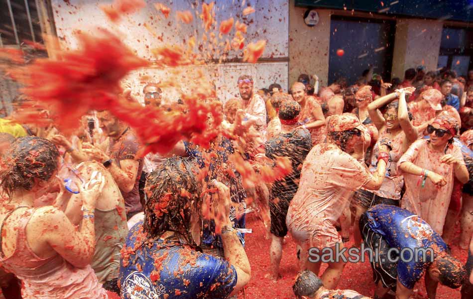 tomatina festival kicks off in spain1