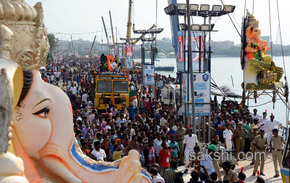 Ganesh immersion festivities in hyderabad1