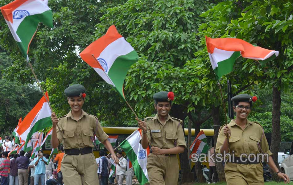 BJP Tiranga Yatra at Peoples Plaza - Sakshi2