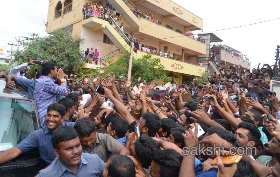 ys jagan mohan reddy Tour in Nandyala - Sakshi10