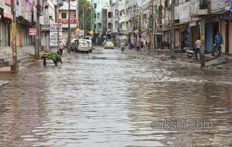 heavy rain hits hyderabad city - Sakshi12