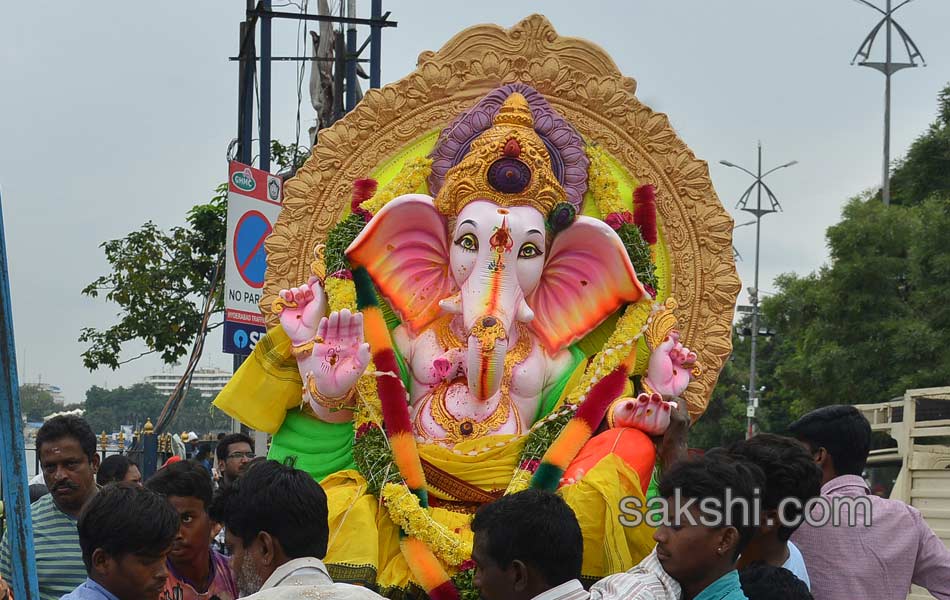 ganesh nimajjanam in hyderabad - Sakshi5