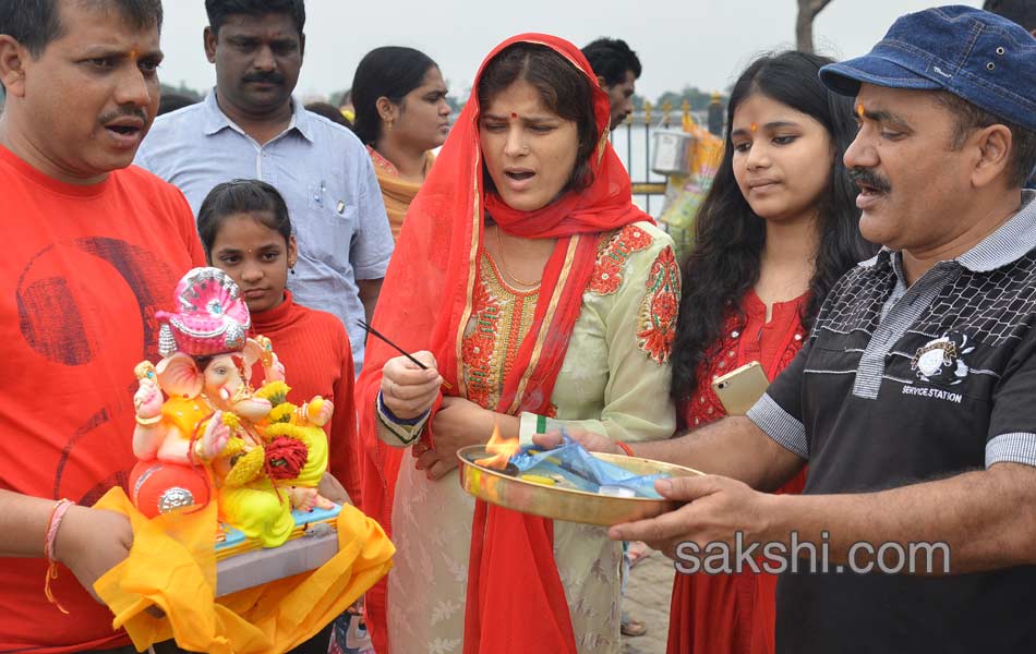 ganesh nimajjanam in hyderabad - Sakshi6