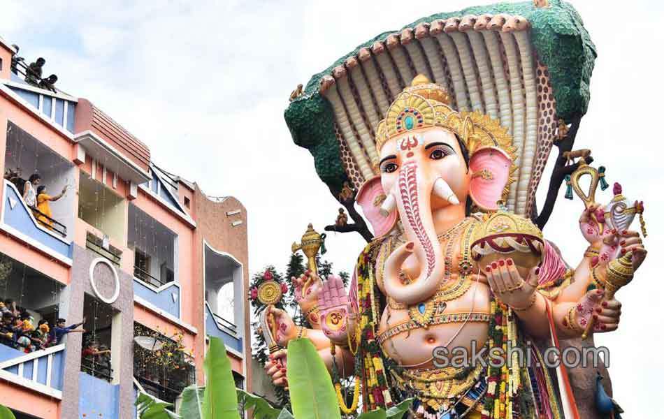 Khairatabad Ganesh Shobha Yatra Started3