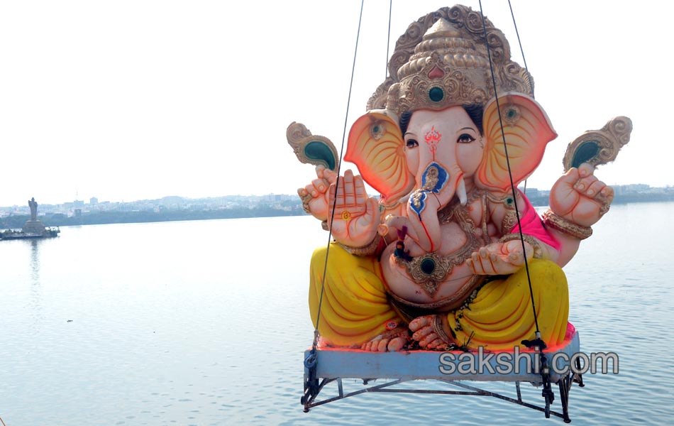 Ganesh immersion festivities in hyderabad4