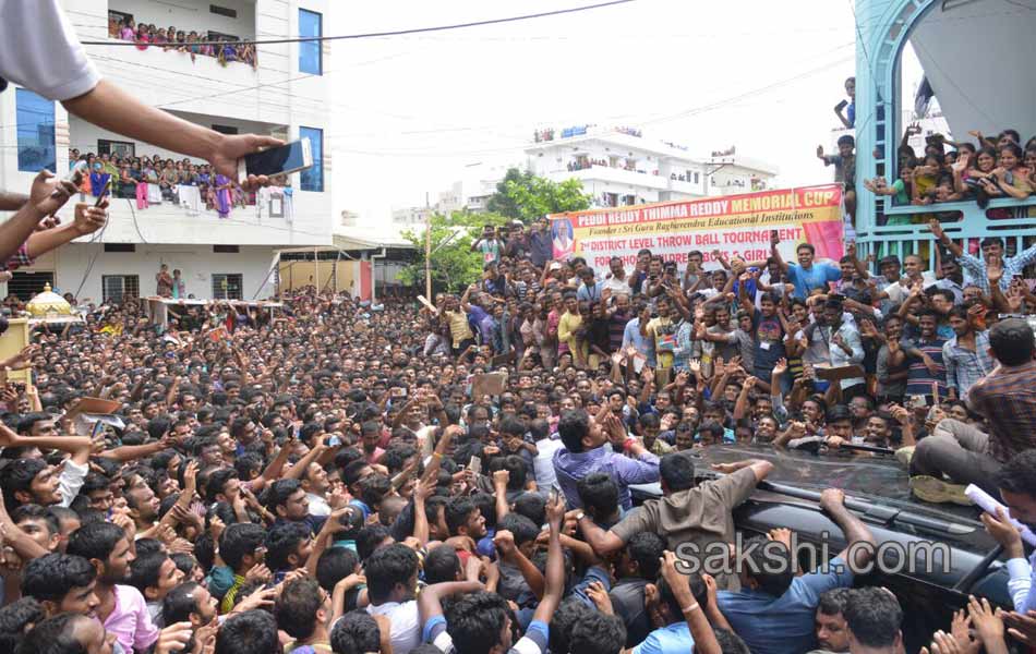 ys jagan mohan reddy Tour in Nandyala - Sakshi8