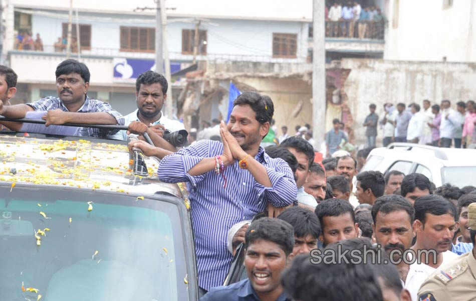 ys jagan mohan reddy Tour in Nandyala - Sakshi18