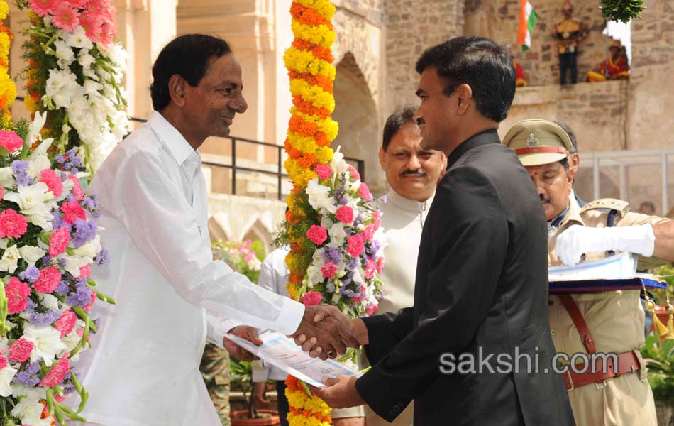 CM KCR unfurls national flag at Golconda Fort - Sakshi6