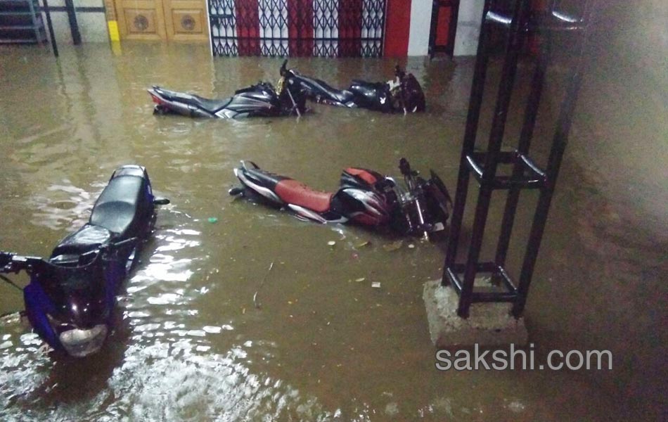 heavy rain hits hyderabad city - Sakshi4