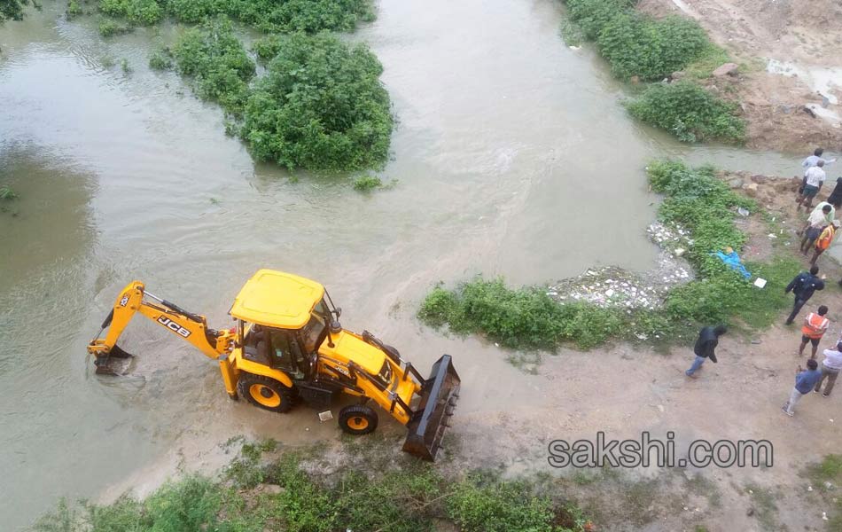 heavy rain hits hyderabad city - Sakshi27