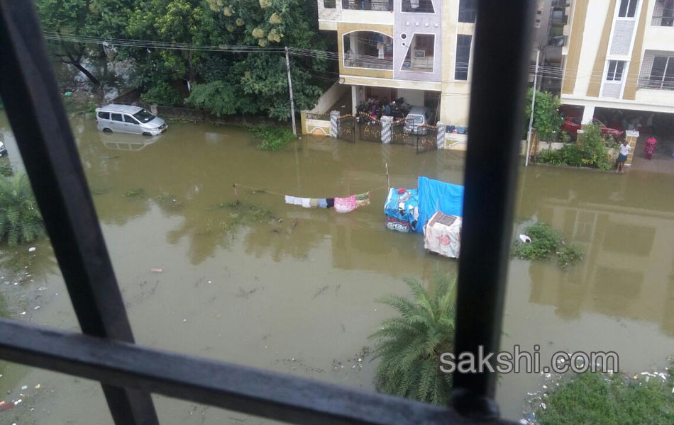 heavy rain hits hyderabad city - Sakshi30