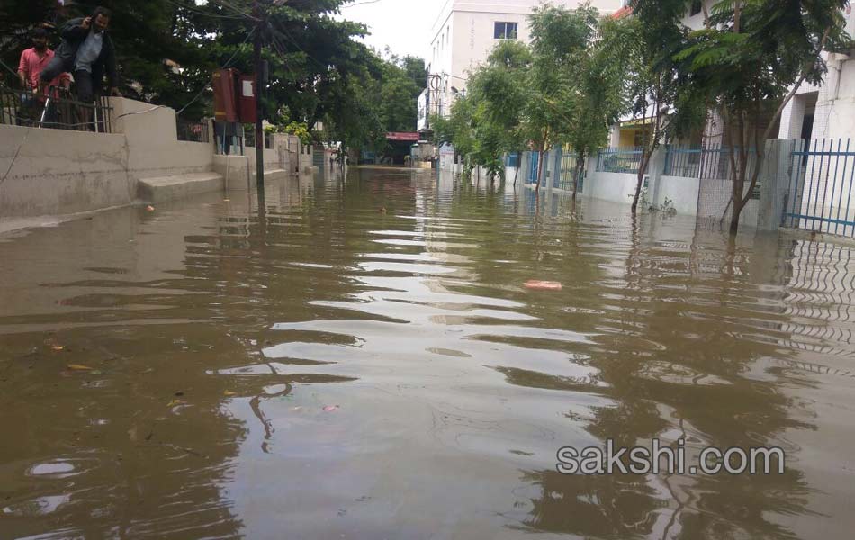 heavy rain hits hyderabad city - Sakshi32