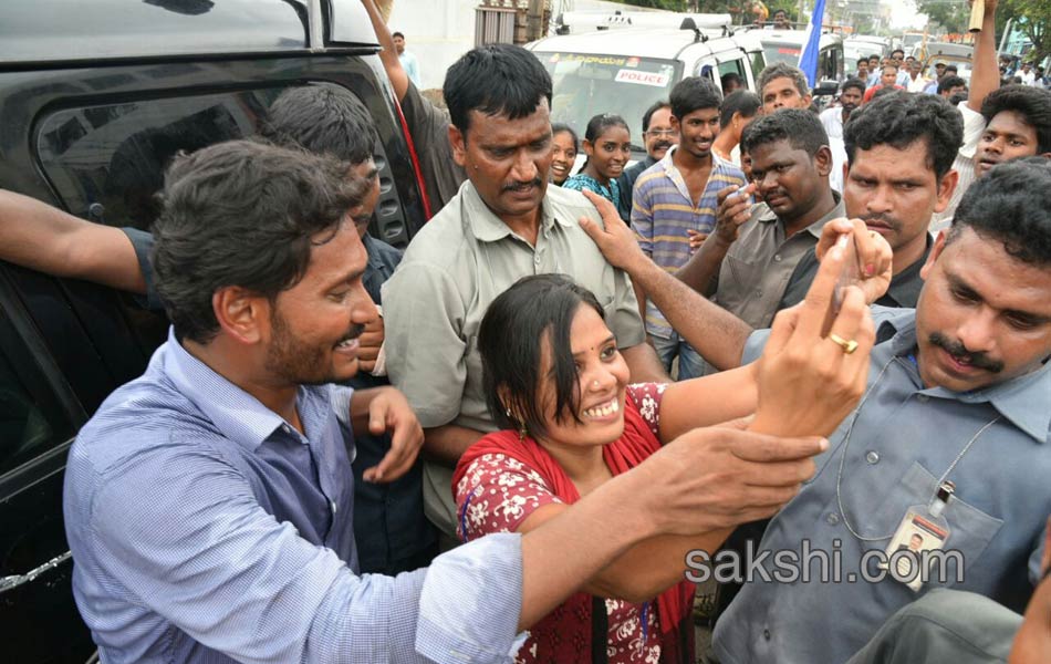 Ys Jagan Road Show in Kakinada - Sakshi17