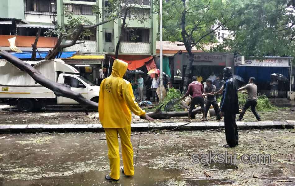 Heavy rains lash Mumbai4